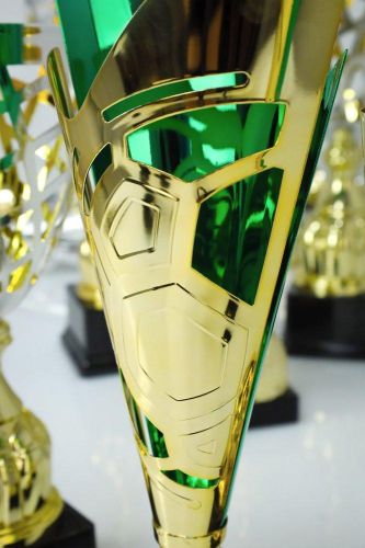 puchar-metalowy-zloto-zielony (1).jpg