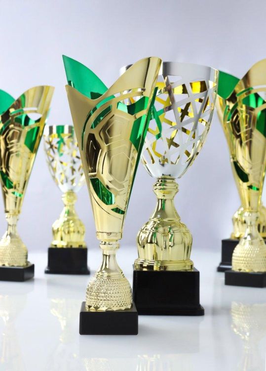 puchar-metalowy-zloto-zielony.jpg