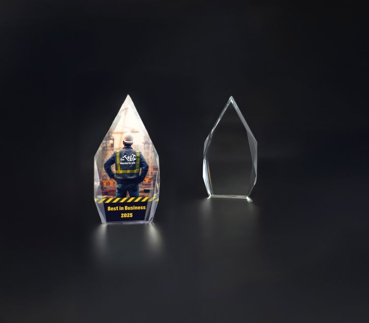 Kryształowa statuetka C073