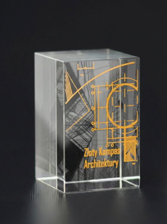 Trofeum szklane 3D z pełnokolorowym nadrukiem z palety CMYK