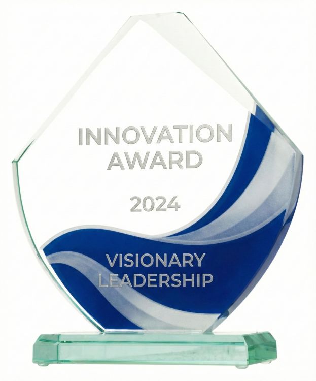 Ekskluzywna statuetka szklana przestrzenny efekt głębi G049