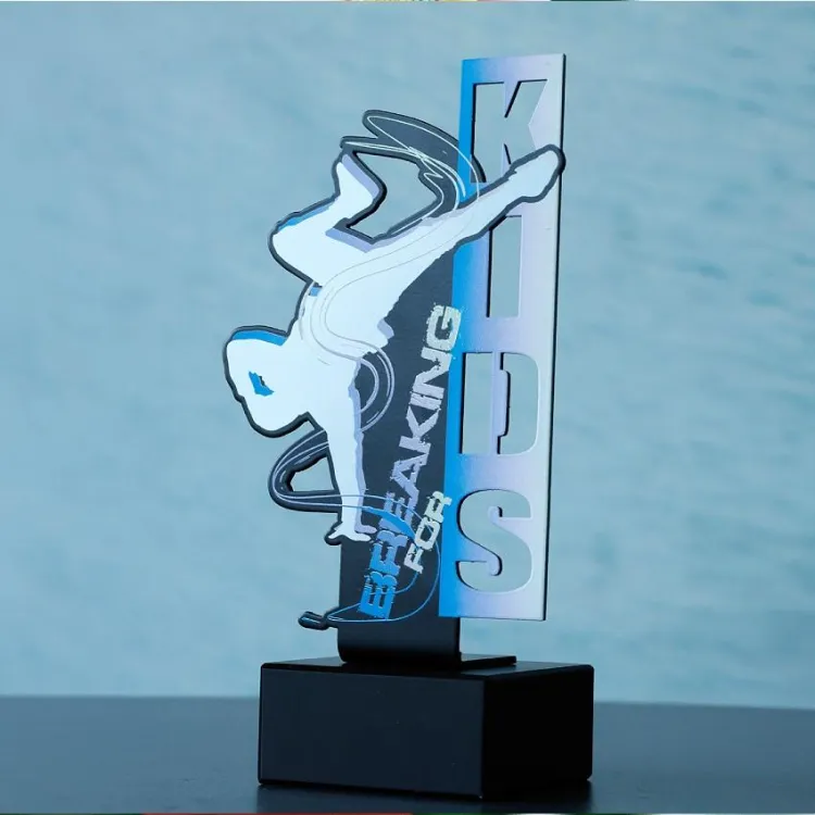 Statuetka Metalowa na Zamówienie 18–20 cm | Własny Projekt