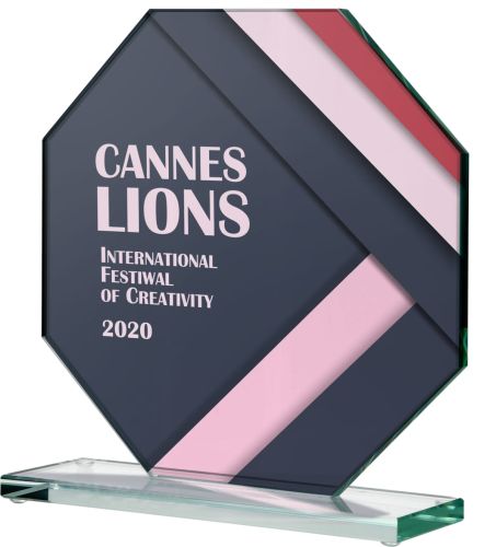 Pamiątkowa statuetka ze szkła na jubileusz firmy 8001